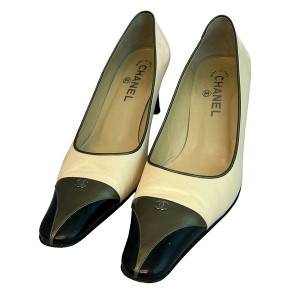 Chanel Leather Beige and Black Shoes / size 38